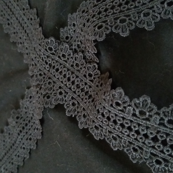 SHEIN • peekaboo back | M - Picture 2 of 7